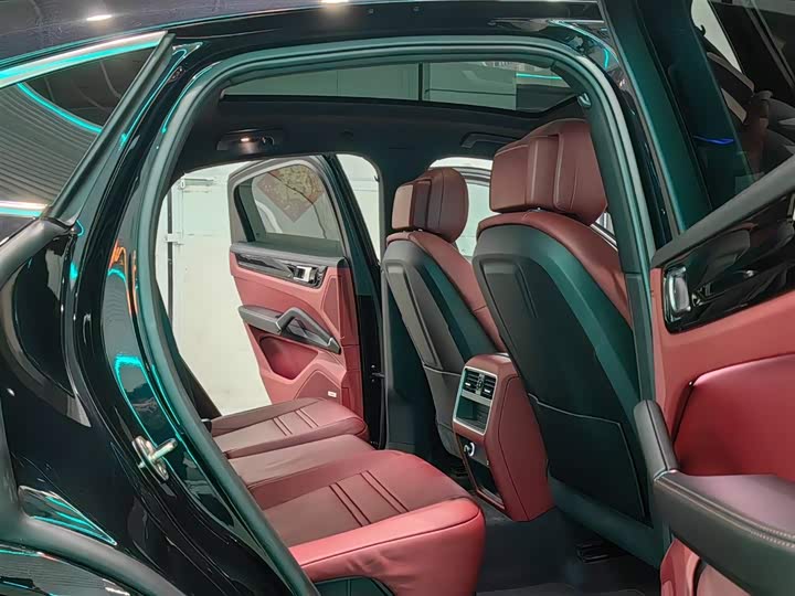 Фото 8 - Porsche Cayenne