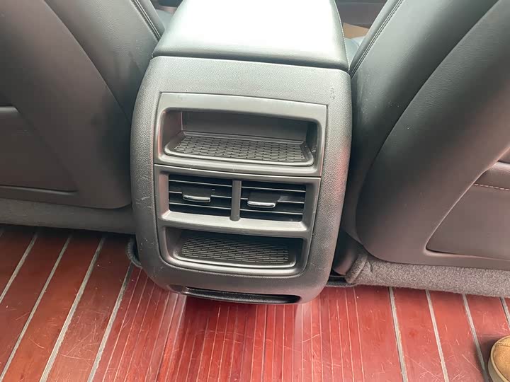 Фото 7 - Cadillac XT5