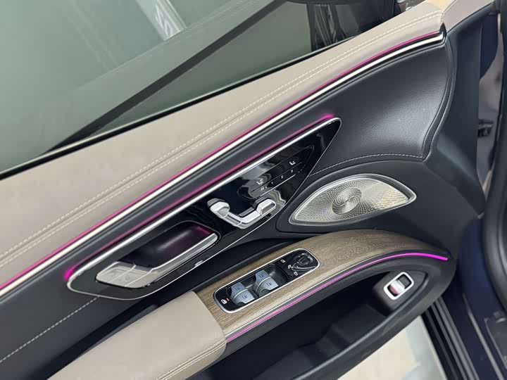 Фото 14 - Mercedes-Benz EQS