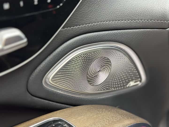 Фото 15 - Mercedes-Benz EQS