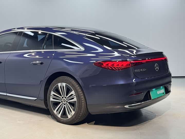 Фото 16 - Mercedes-Benz EQS