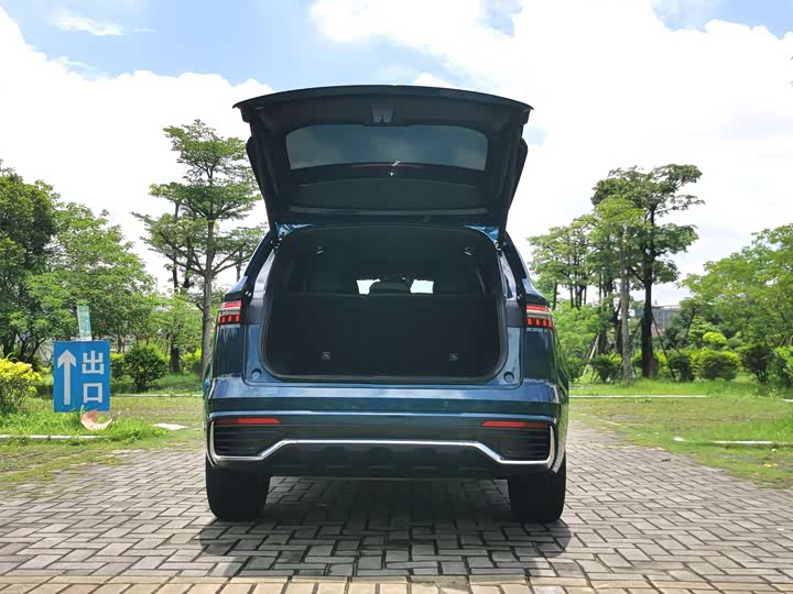 Фото 8 - Geely Monjaro