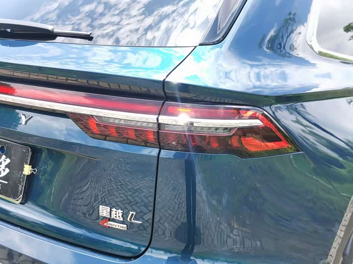 Фото 9 - Geely Monjaro