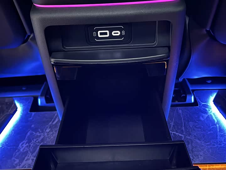 Фото 35 - GAC Trumpchi M8