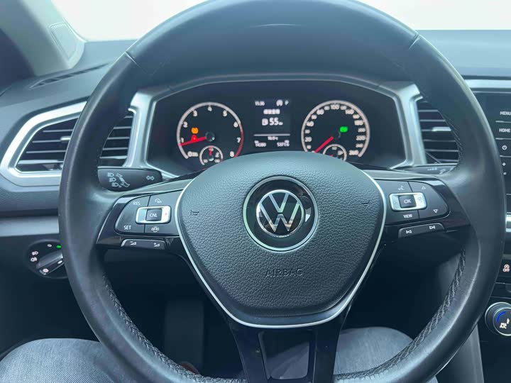 Фото 13 - Volkswagen T-Roc