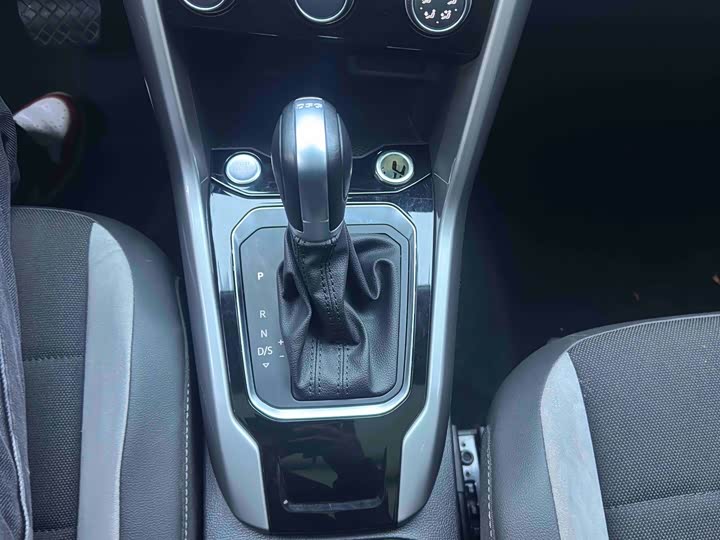 Фото 15 - Volkswagen T-Roc