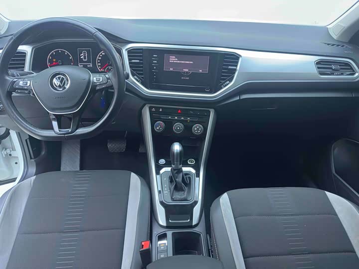 Фото 19 - Volkswagen T-Roc