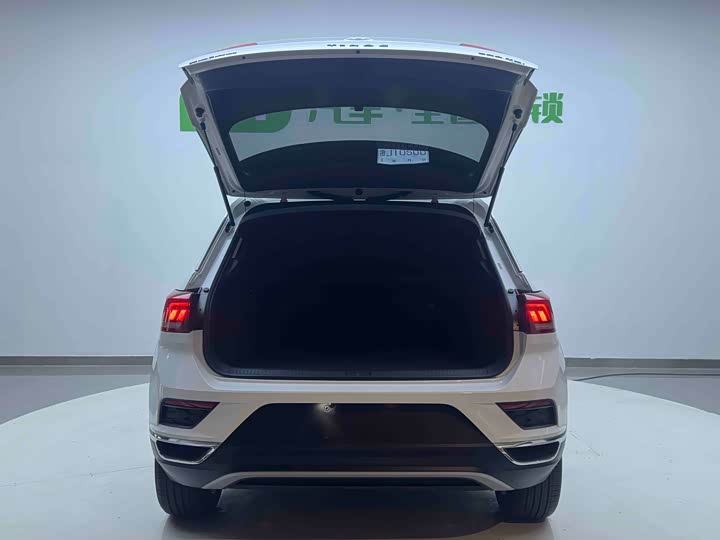 Фото 22 - Volkswagen T-Roc