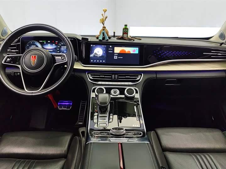 Фото 12 - Hongqi H9