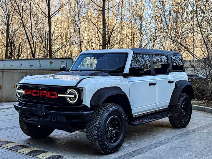 Фото 2 - Ford Bronco