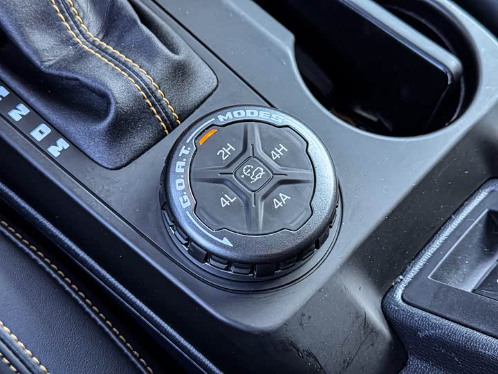 Фото 20 - Ford Bronco