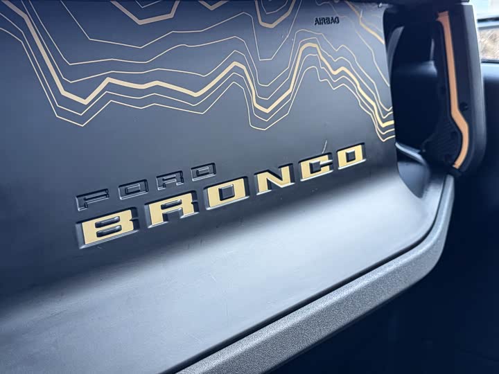 Фото 21 - Ford Bronco