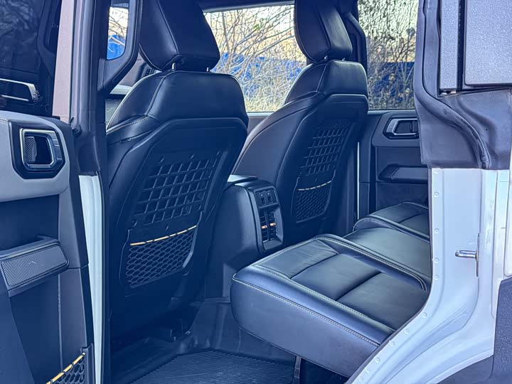 Фото 24 - Ford Bronco