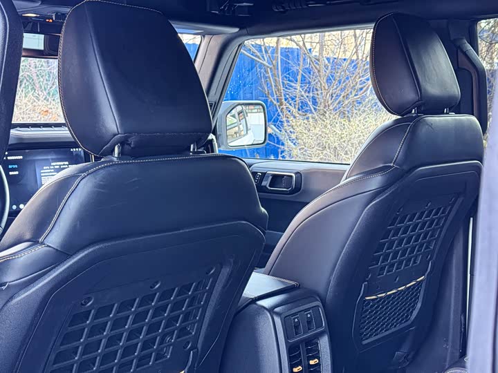 Фото 25 - Ford Bronco