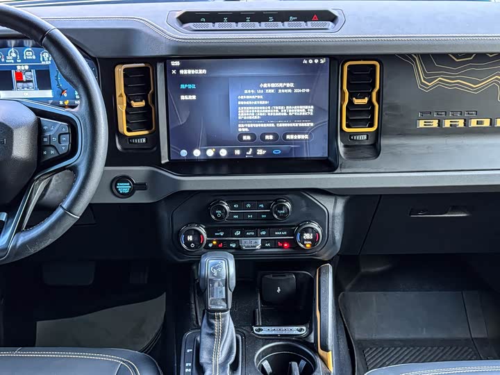 Фото 26 - Ford Bronco