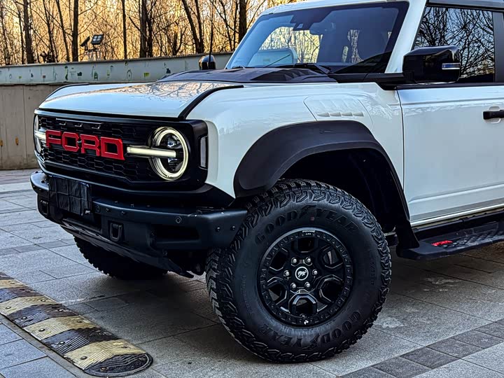 Фото 4 - Ford Bronco