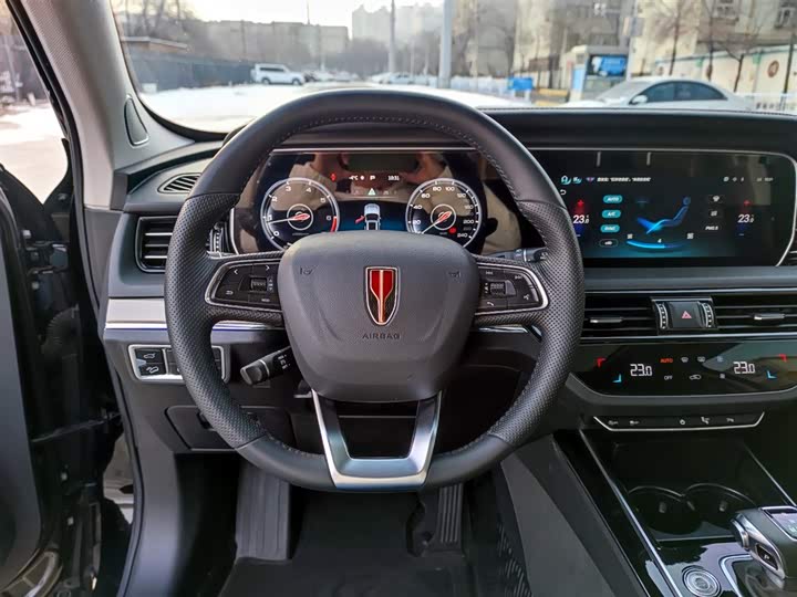 Фото 12 - Hongqi HS5