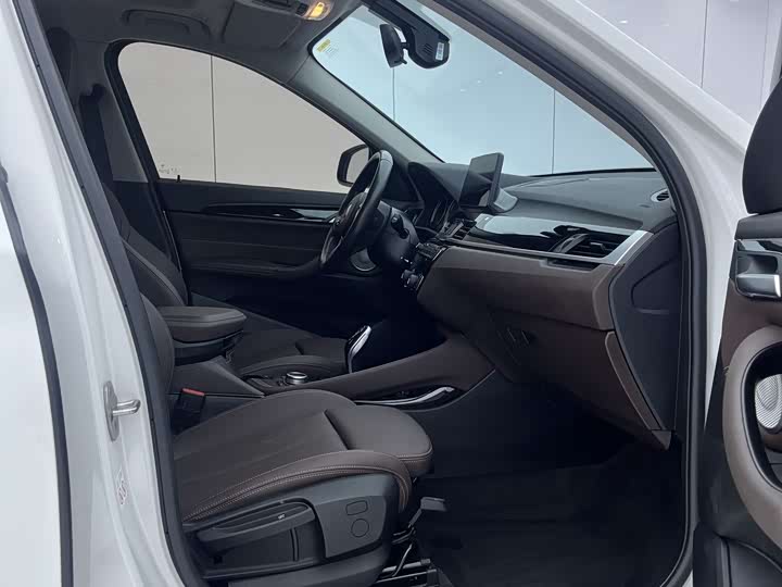 Фото 14 - BMW X1