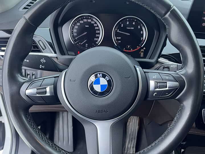 Фото 22 - BMW X1