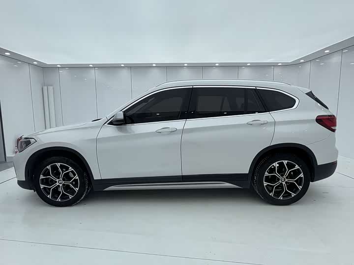 Фото 9 - BMW X1