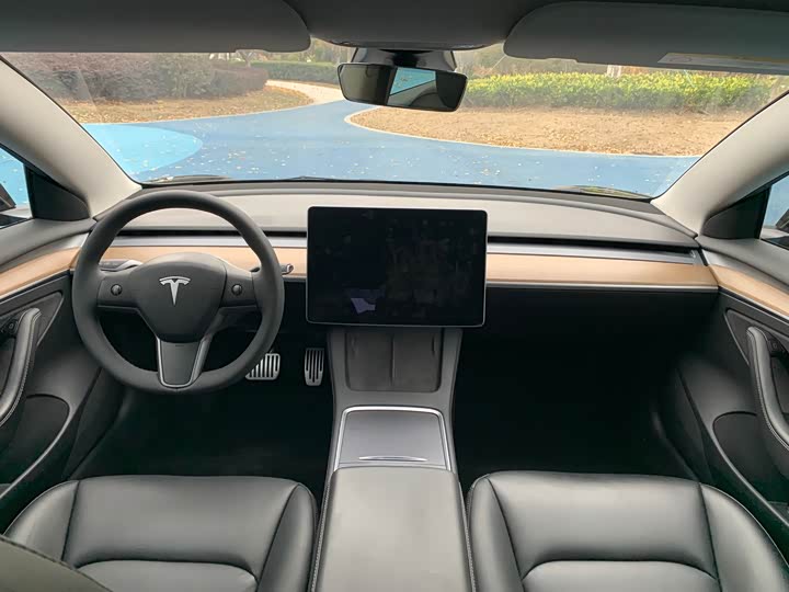 Фото 5 - Tesla Model 3