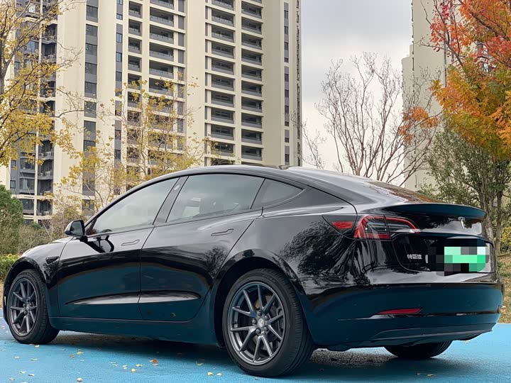 Фото 7 - Tesla Model 3