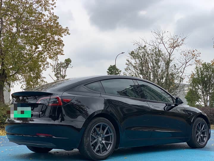 Фото 9 - Tesla Model 3