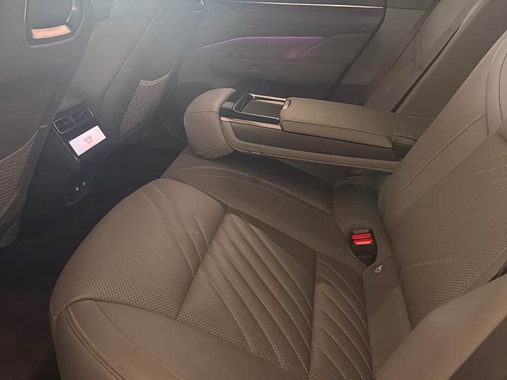 Фото 11 - Zeekr 001