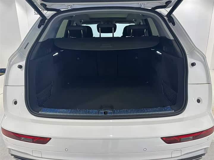 Фото 6 - Audi Q5L
