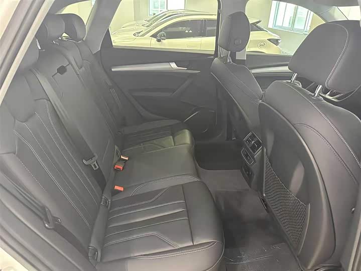 Фото 8 - Audi Q5L