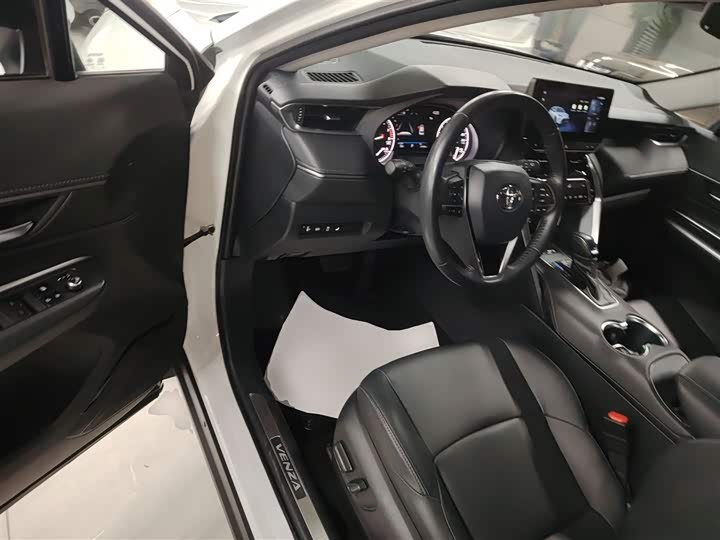 Фото 16 - Toyota Venza