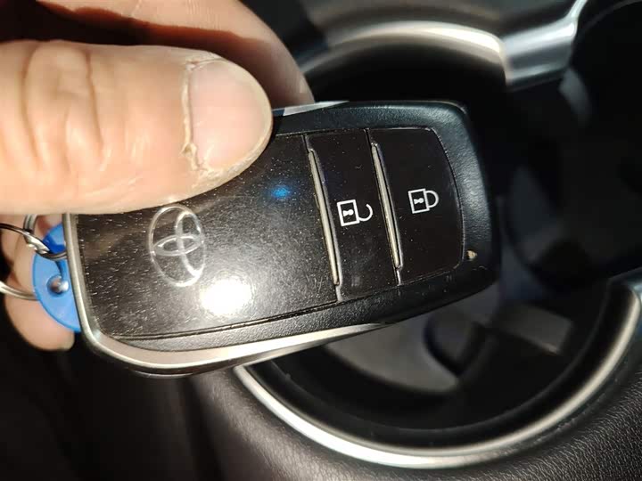 Фото 9 - Toyota Venza