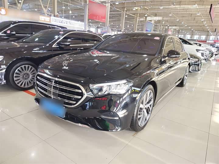 Фото 2 - Mercedes-Benz E-Class