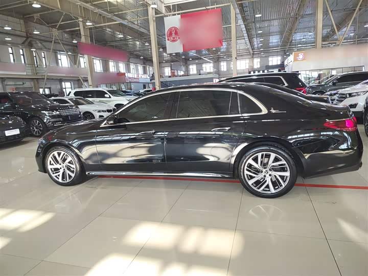 Фото 5 - Mercedes-Benz E-Class