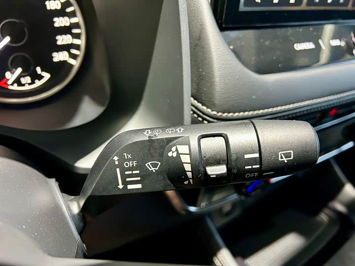 Фото 15 - Nissan X-Trail