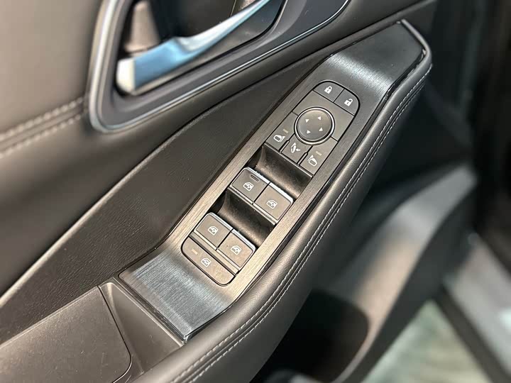 Фото 23 - Nissan X-Trail