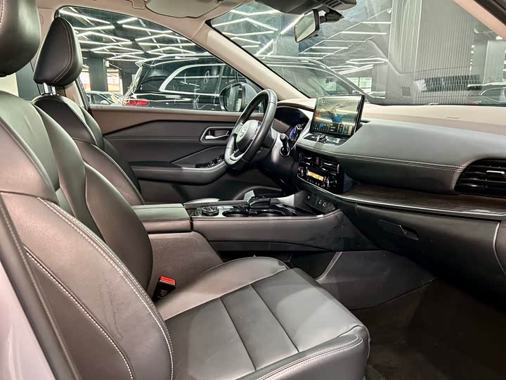 Фото 33 - Nissan X-Trail