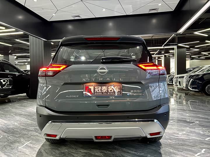 Фото 6 - Nissan X-Trail