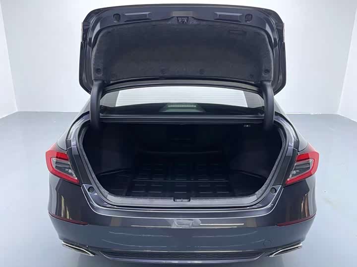 Фото 16 - Honda Accord