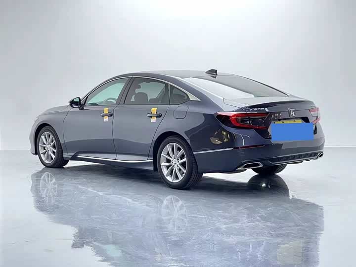 Фото 4 - Honda Accord