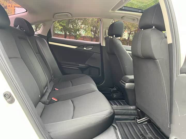 Фото 4 - Honda Civic