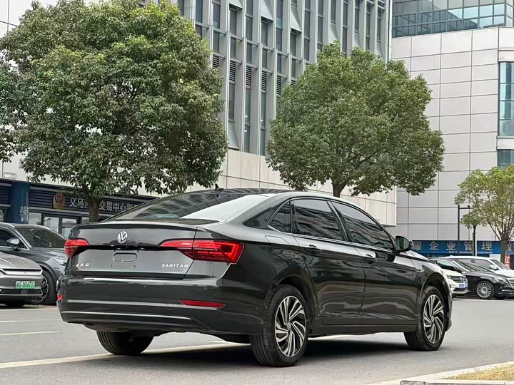 Фото 10 - Volkswagen Sagitar L