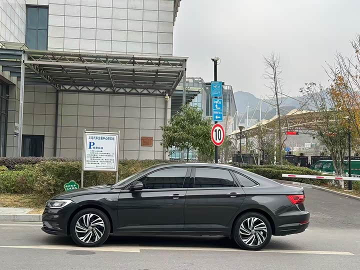 Фото 4 - Volkswagen Sagitar L