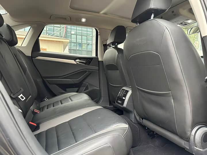 Фото 9 - Volkswagen Sagitar L