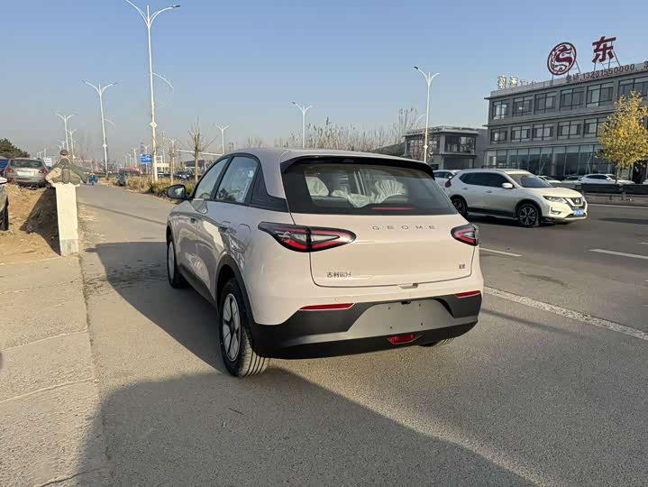 Фото 7 - Geely Galaxy Geome