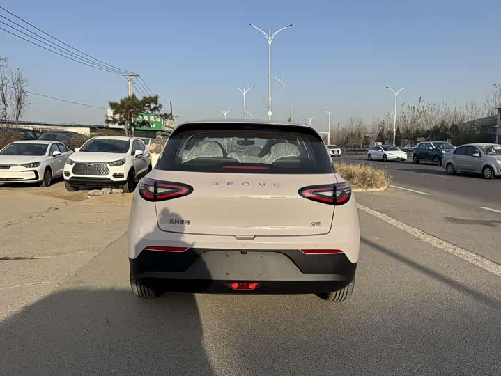 Фото 8 - Geely Galaxy Geome