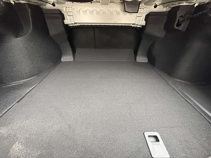 Фото 14 - Toyota Camry