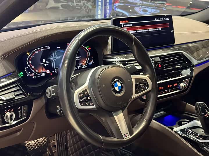 Фото 10 - BMW 5 Series