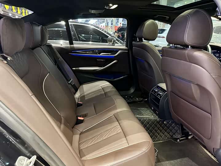 Фото 6 - BMW 5 Series