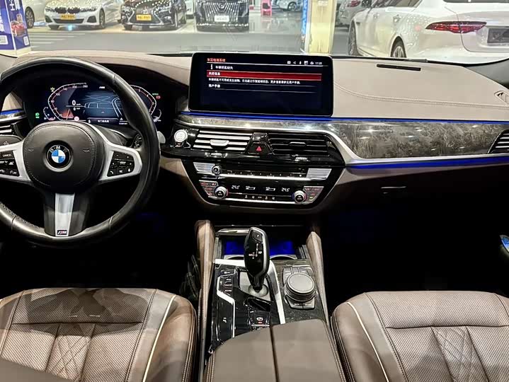 Фото 8 - BMW 5 Series